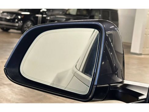Used 2022 Tesla Model Y Performance AWD/4WD image 34