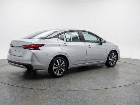 Used 2025 Nissan Versa SV image 9