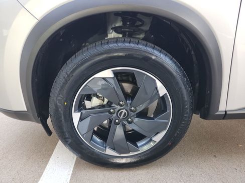 Used 2025 Nissan Rogue SV image 29