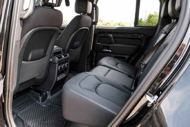 New 2026 Land Rover Defender 110 X AWD/4WD image 43