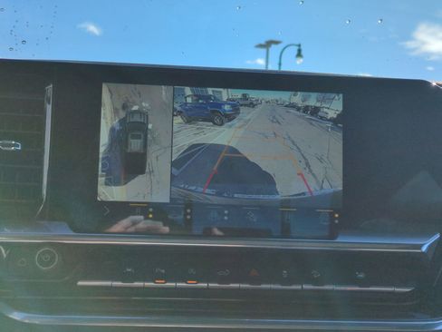 Used 2022 Chevrolet Silverado 1500 LTZ w/ LTZ Premium Package image 27