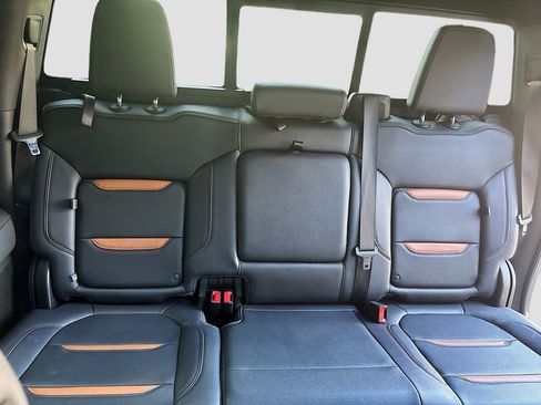 Used 2022 GMC Sierra 1500 AT4 w/ AT4 Premium Package image 19