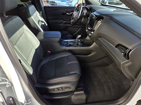 Used 2023 Chevrolet Traverse RS image 15
