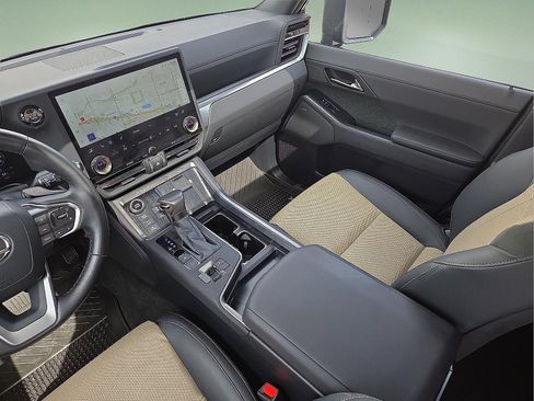 Used 2024 Lexus GX 550 AWD/4WD image 19