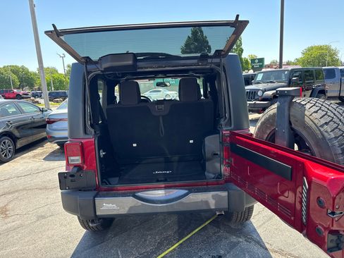 Used 2013 Jeep Wrangler Sahara w/ Connectivity Group AWD/4WD image 15