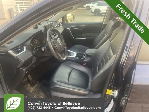 Used 2019 Toyota RAV4 XLE Premium image 8