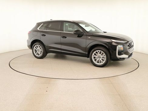 New 2026 Audi Q3 quattro 2.0T AWD/4WD image 9