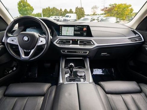 Used 2022 BMW X7 xDrive40i w/ Premium Package image 15