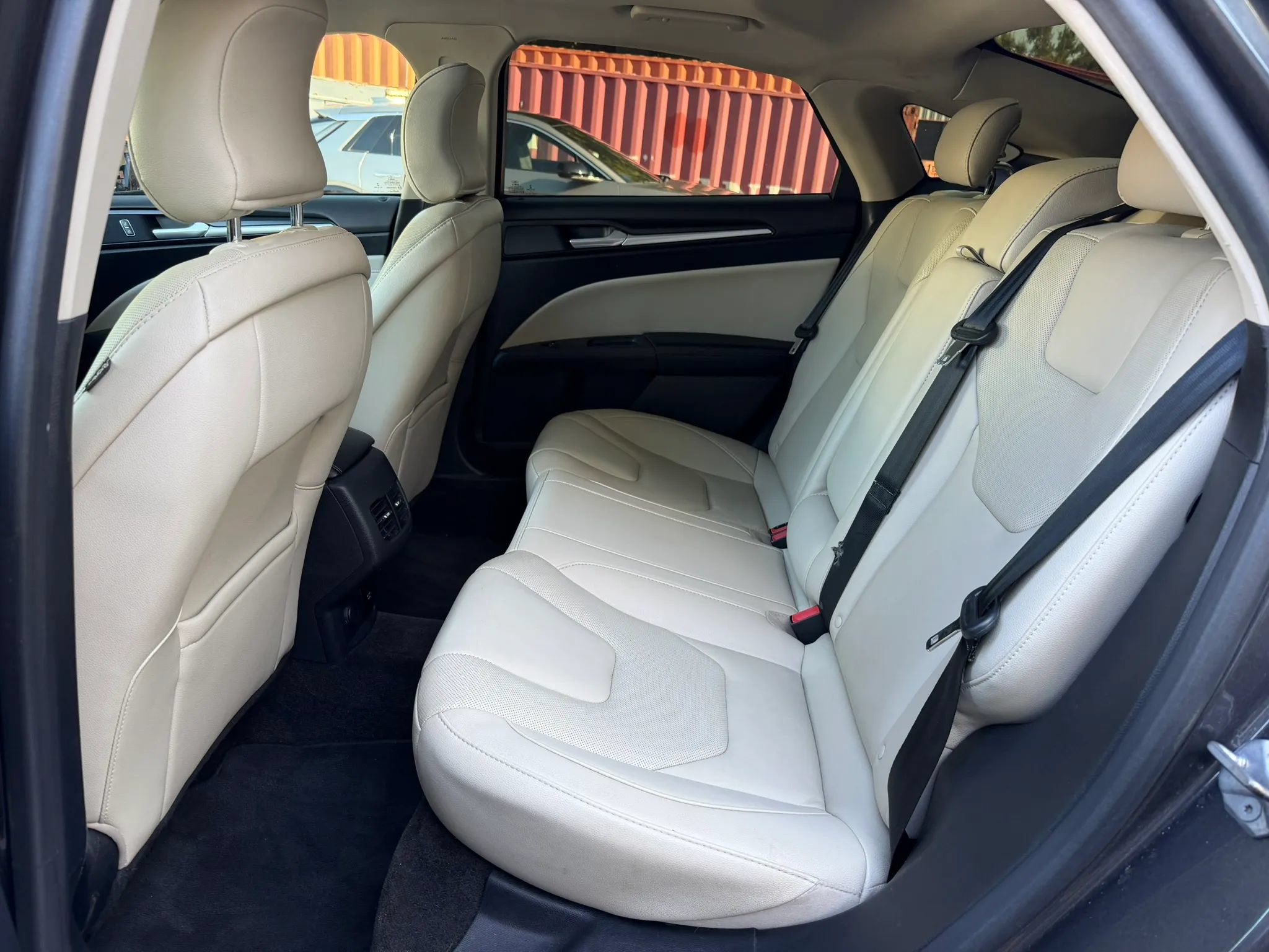 Used 2017 Ford Fusion Titanium FWD image 15