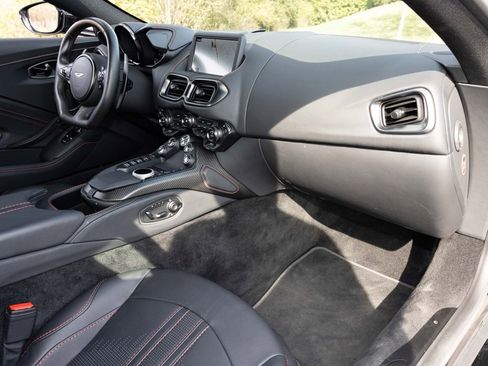 Used 2023 Aston Martin V8 Vantage Coupe image 55