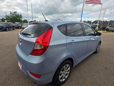 Used 2012 Hyundai Accent GS FWD image 4