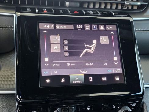 New 2025 Jeep Grand Cherokee Laredo X w/ Luxury Tech Group I image 17