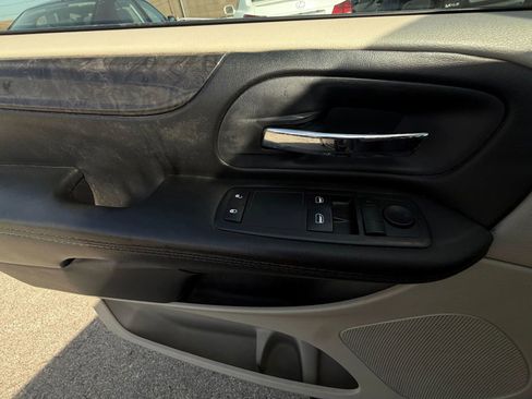 Used 2015 Dodge Grand Caravan SE w/ Quick Order Package 29E SE image 19