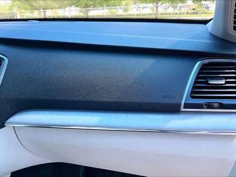 Used 2024 Volvo XC90 B5 Core AWD/4WD image 19