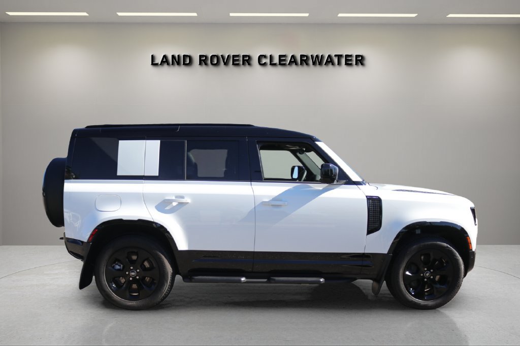 Used 2025 Land Rover Defender 110 X-Dynamic SE AWD/4WD image 6
