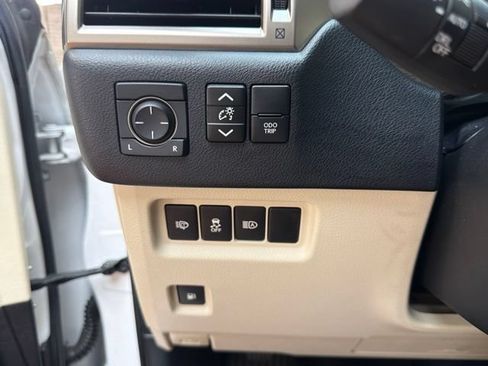 Used 2020 Lexus GX 460 Premium AWD/4WD image 25