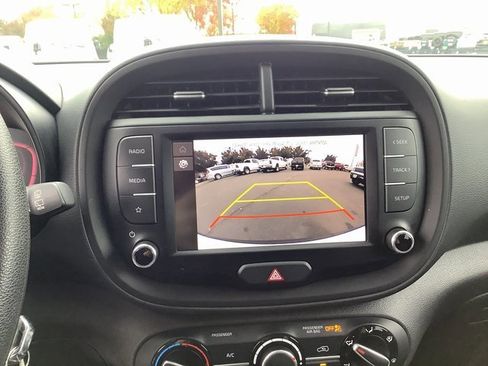 Used 2024 Kia Soul LX w/ Option Group 015 image 19