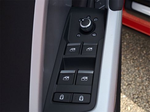 New 2025 Audi Q3 2.0T Premium image 22