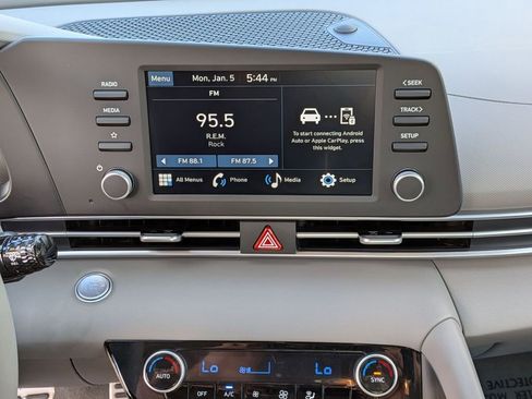 Used 2025 Hyundai Elantra Sport image 24