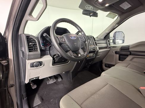 Used 2019 Ford F250 XL w/ STX Appearance Package AWD/4WD image 23