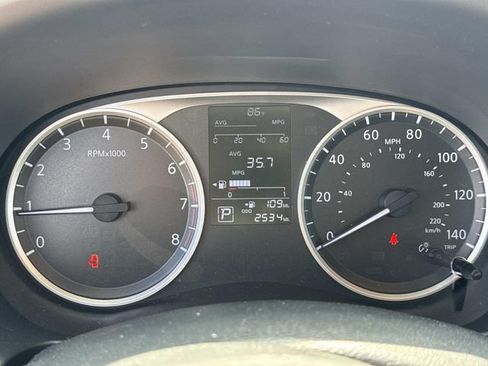 Used 2025 Nissan Kicks Play S FWD image 42