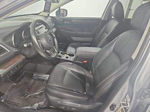 Used 2018 Subaru Outback 3.6R Limited AWD/4WD image 10