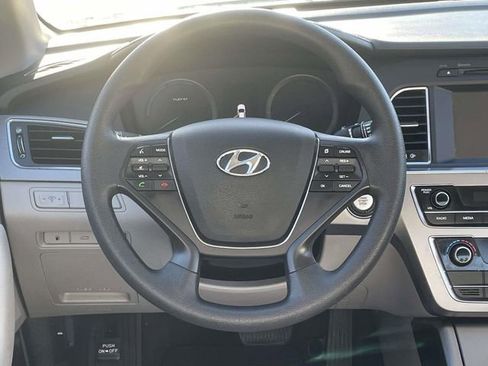 Used 2017 Hyundai Sonata SE image 13