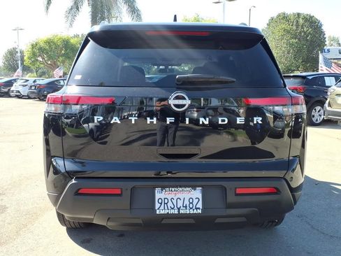 Certified 2025 Nissan Pathfinder SV FWD image 4