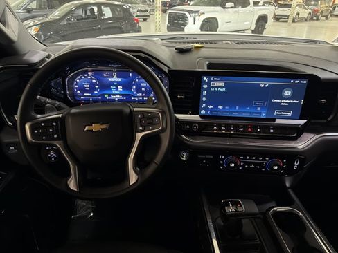 Used 2024 Chevrolet Silverado 1500 LTZ AWD/4WD image 27