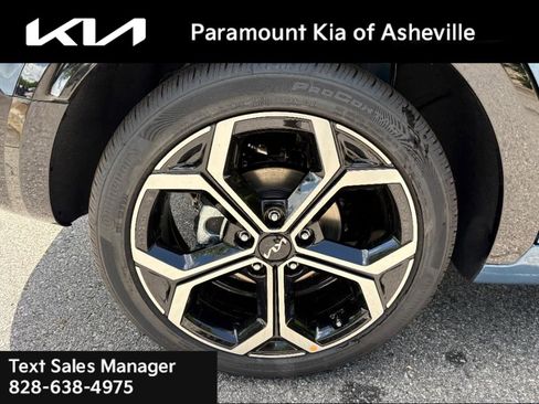 New 2025 Kia Niro EX Touring image 30