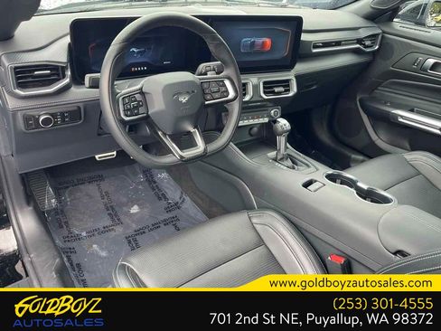 Used 2025 Ford Mustang GT Premium image 12