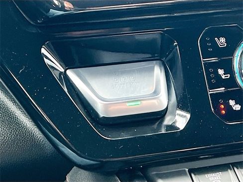 Used 2024 GMC Sierra 2500 AT4 image 16