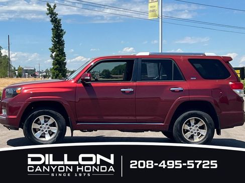 Used 2013 Toyota 4Runner SR5 AWD/4WD image 9