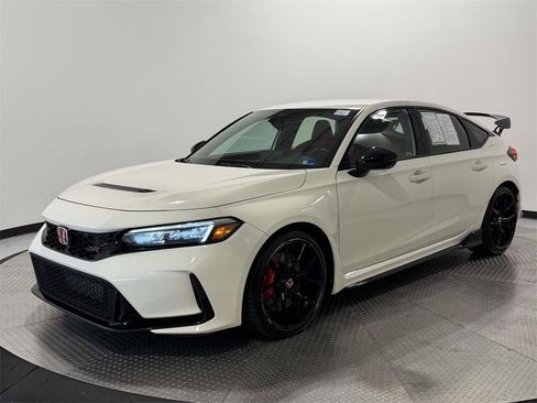 Used 2023 Honda Civic Type R image 3