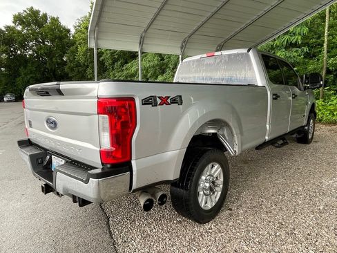 Used 2017 Ford F250 XLT AWD/4WD image 3