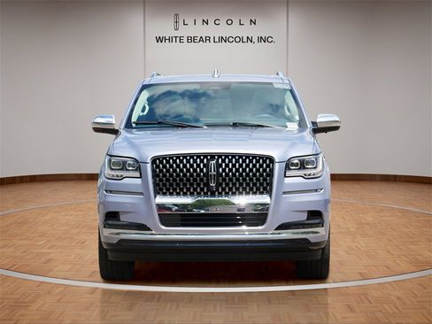 Used 2023 Lincoln Navigator L Black Label image 2