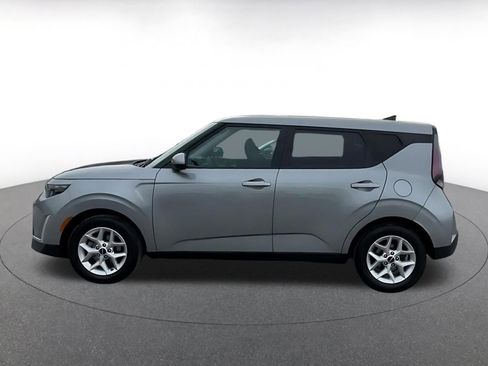 Used 2025 Kia Soul LX w/ LX Technology Package image 9