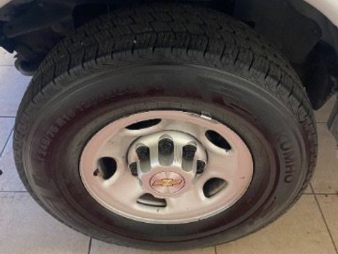 Used 2021 Chevrolet Express 2500 w/ Safety Package image 20