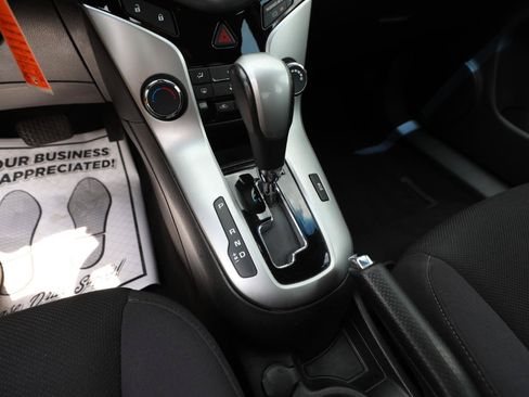 Used 2014 Chevrolet Cruze LT FWD image 16