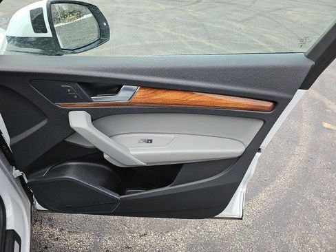 Used 2023 Audi Q5 2.0T Premium w/ Convenience Package image 15