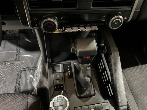 Used 2025 Toyota 4Runner TRD Off-Road image 35