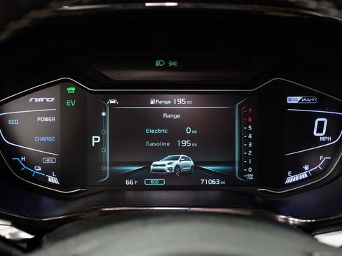 Used 2020 Kia Niro EX image 15