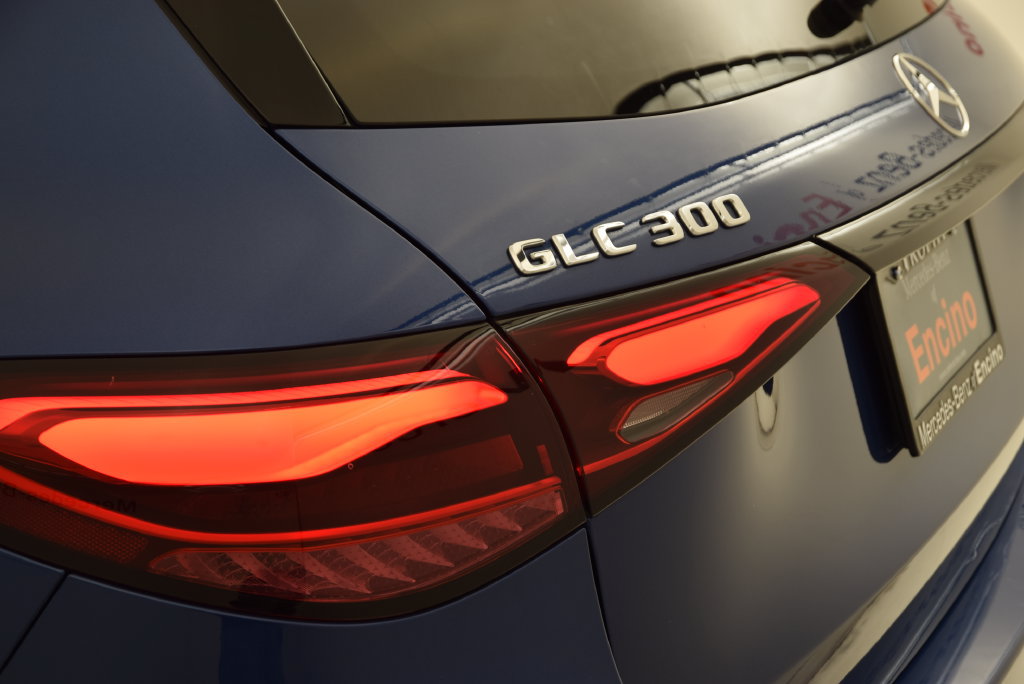 Used 2023 Mercedes-Benz GLC 300 image 13