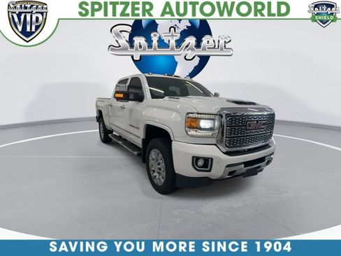 Used 2018 GMC Sierra 2500 Denali image 2