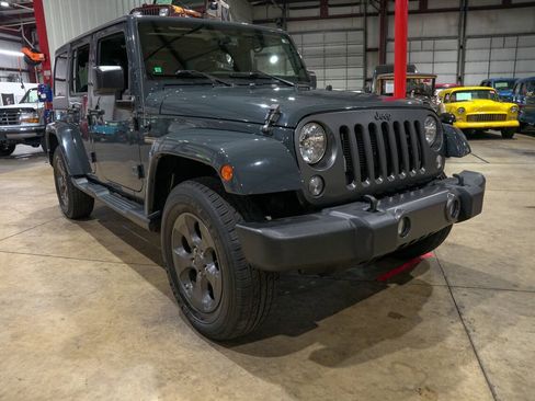 Used 2017 Jeep Wrangler Unlimited Sport AWD/4WD image 28