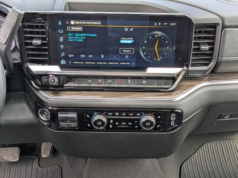 Used 2025 Chevrolet Silverado 1500 LT image 17