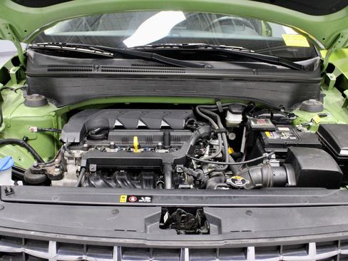 Used 2024 Hyundai Venue SEL FWD image 16