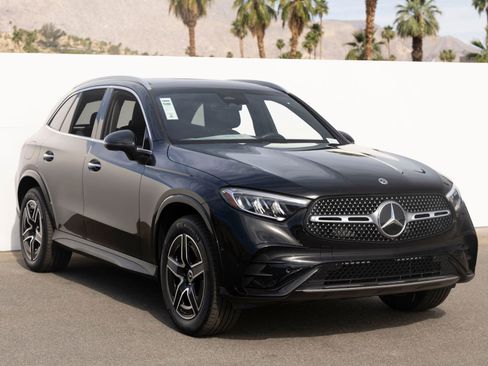 Used 2026 Mercedes-Benz GLC 300 image 2