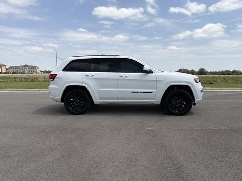 Used 2019 Jeep Grand Cherokee Altitude image 6