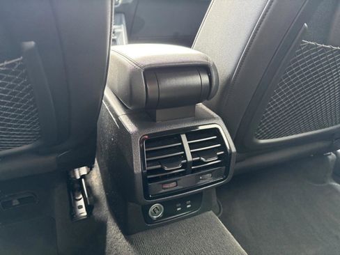 Used 2024 Audi Q3 2.0T Premium image 11